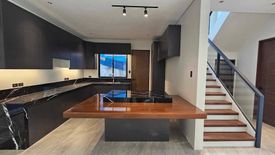 5 Bedroom House for sale in Almanza Dos, Metro Manila