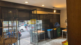 Shophouse for rent in Malate, Metro Manila near LRT-1 Vito Cruz