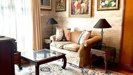 6 Bedroom House for rent in San Lorenzo, Metro Manila near MRT-3 Ayala