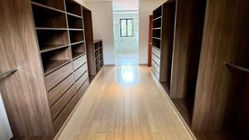 7 Bedroom House for sale in White Plains, Metro Manila