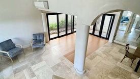 5 Bedroom House for rent in Moonwalk, Metro Manila