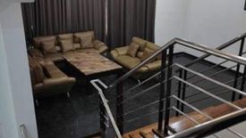 5 Bedroom Townhouse for rent in Barangay 92, Metro Manila near LRT-1 Gil Puyat