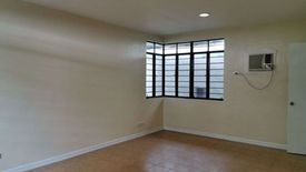 3 Bedroom House for rent in San Lorenzo, Metro Manila near MRT-3 Ayala