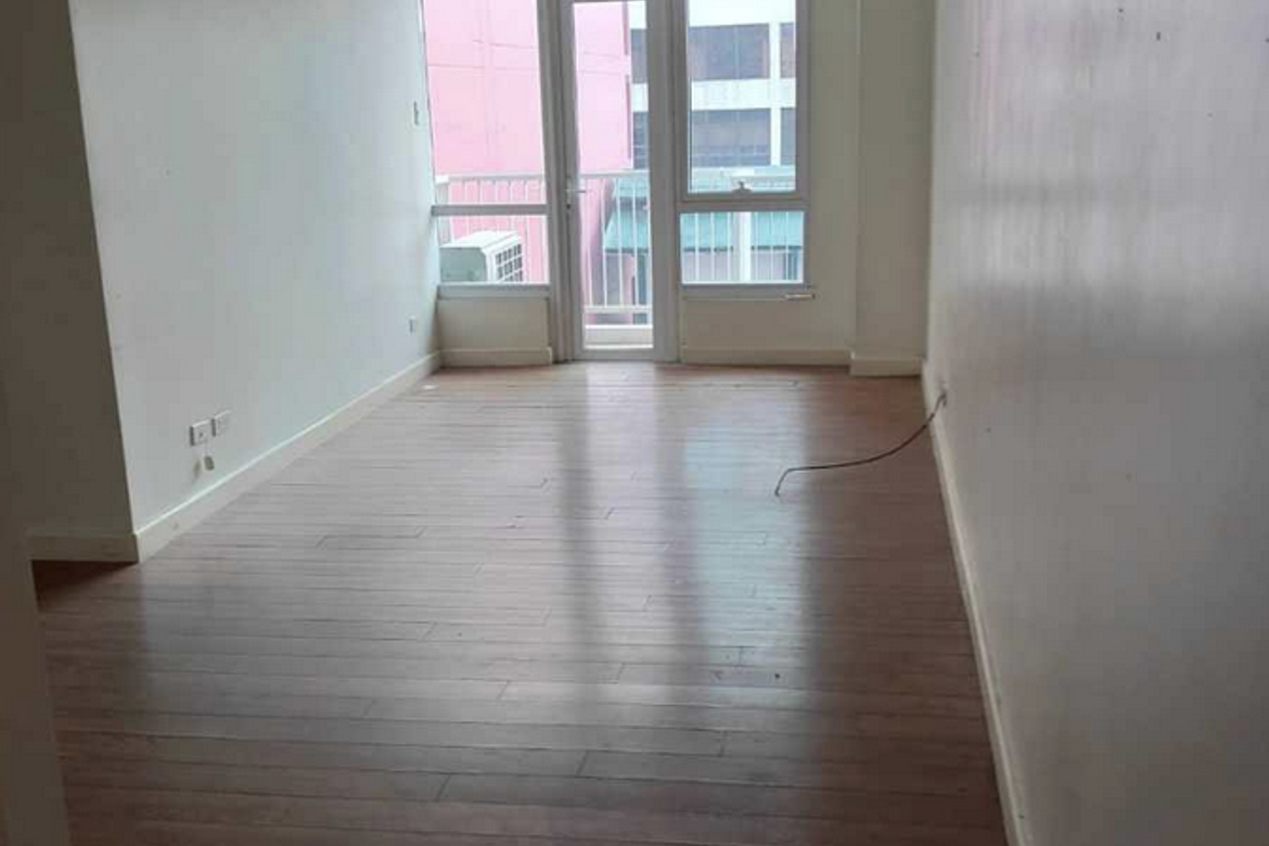 RFO Clean Title 2BR w/ Balcony FOR SALE at The Grand Midori Legazpi Makati