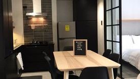 2 Bedroom Condo for sale in Forbeswood Heights, Bagong Tanyag, Metro Manila