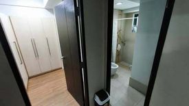 2 Bedroom Condo for rent in Urdaneta, Metro Manila near MRT-3 Buendia