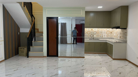 3 Bedroom Townhouse for sale in Pinyahan, Metro Manila near MRT-3 Kamuning