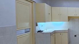 3 Bedroom Townhouse for rent in San Lorenzo, Metro Manila near MRT-3 Ayala