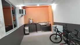 3 Bedroom Townhouse for sale in Pinyahan, Metro Manila near MRT-3 Kamuning