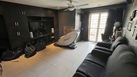 5 Bedroom Townhouse for rent in San Antonio, Metro Manila near MRT-3 Shaw Boulevard