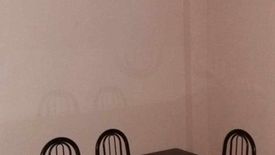 5 Bedroom Townhouse for sale in Moonwalk, Metro Manila