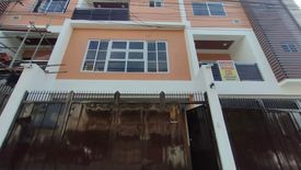 3 Bedroom Townhouse for sale in Pinyahan, Metro Manila near MRT-3 Kamuning