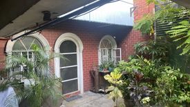11 Bedroom House for sale in Bangkal, Metro Manila near MRT-3 Magallanes