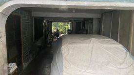 11 Bedroom House for sale in Bangkal, Metro Manila near MRT-3 Magallanes