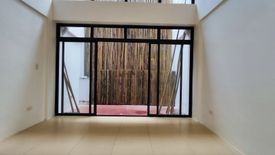 4 Bedroom Townhouse for sale in Kamuning, Metro Manila near MRT-3 Kamuning