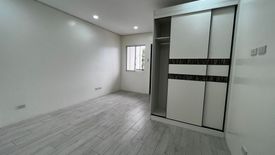 4 Bedroom Townhouse for sale in Kamuning, Metro Manila near MRT-3 Kamuning