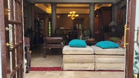 5 Bedroom House for sale in Blue Ridge A, Metro Manila