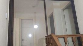 5 Bedroom Townhouse for rent in Barangay 76, Metro Manila near LRT-1 EDSA