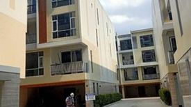 5 Bedroom Townhouse for sale in Tambo, Metro Manila