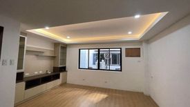 3 Bedroom Townhouse for sale in Pinyahan, Metro Manila near MRT-3 Kamuning