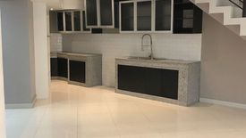 5 Bedroom Townhouse for sale in Teachers Village East, Metro Manila