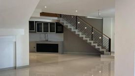 5 Bedroom Townhouse for sale in Teachers Village East, Metro Manila