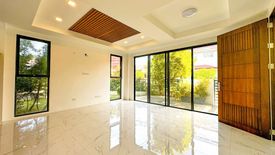 5 Bedroom House for sale in Almanza Dos, Metro Manila