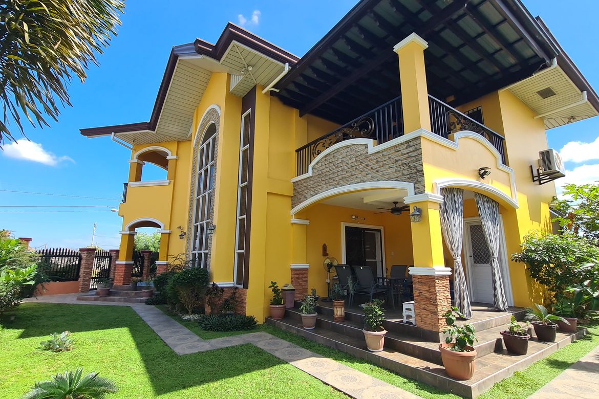Fully furnished House and Lot in Buena Vista Subdivision for Sale!