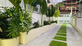 4 Bedroom Villa for sale in Moonwalk, Metro Manila