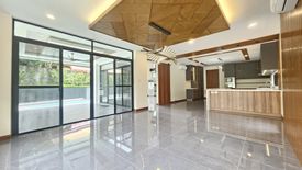 7 Bedroom House for sale in BGC, Metro Manila