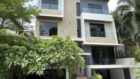 5 Bedroom House for rent in McKinley Hill, Metro Manila