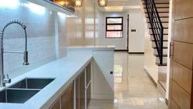 4 Bedroom Townhouse for rent in Bangkal, Metro Manila near MRT-3 Magallanes