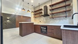 4 Bedroom House for sale in New Alabang Village, Metro Manila