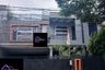 Rumah dijual dengan 9 kamar tidur di Cijantung, Jakarta