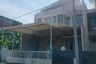 Rumah dijual dengan 5 kamar tidur di Bulak, Jawa Timur