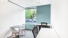 Commercial for rent in Victoria de Makati, Pio Del Pilar, Metro Manila