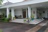 Rumah dijual dengan 5 kamar tidur di Tegalsari, Jawa Timur
