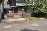 Rumah dijual dengan 3 kamar tidur di Batununggal, Jawa Barat