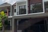 4 Bedroom House for sale in Wiyung, East Java