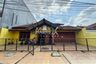 Rumah dijual dengan 8 kamar tidur di Panjang Jiwo, Jawa Timur