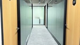 Office for rent in Urdaneta, Metro Manila near MRT-3 Buendia