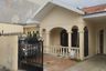 Rumah dijual dengan 4 kamar tidur di Kebon Jeruk, Jakarta