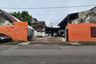 Gudang dan pabrik disewa dengan  di Perak Barat, Jawa Timur