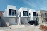 2 Bedroom House for sale in Karangpawitan, West Java