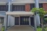 Rumah dijual dengan 4 kamar tidur di Tapos, Jawa Barat