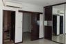 Rumah dijual dengan 4 kamar tidur di Duri Kepa, Jakarta