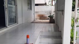 3 Bedroom House for rent in Khlong Tan Nuea, Bangkok