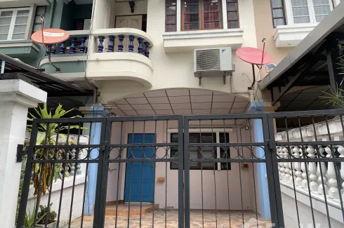 2 Bedroom Townhouse for rent in Pak Nam, Samut Prakan near BTS Naval Academy