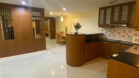 1 Bedroom Condo for sale in Silom, Bangkok near BTS Saphan Taksin