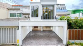 3 Bedroom Townhouse for sale in Phra Khanong Nuea, Bangkok